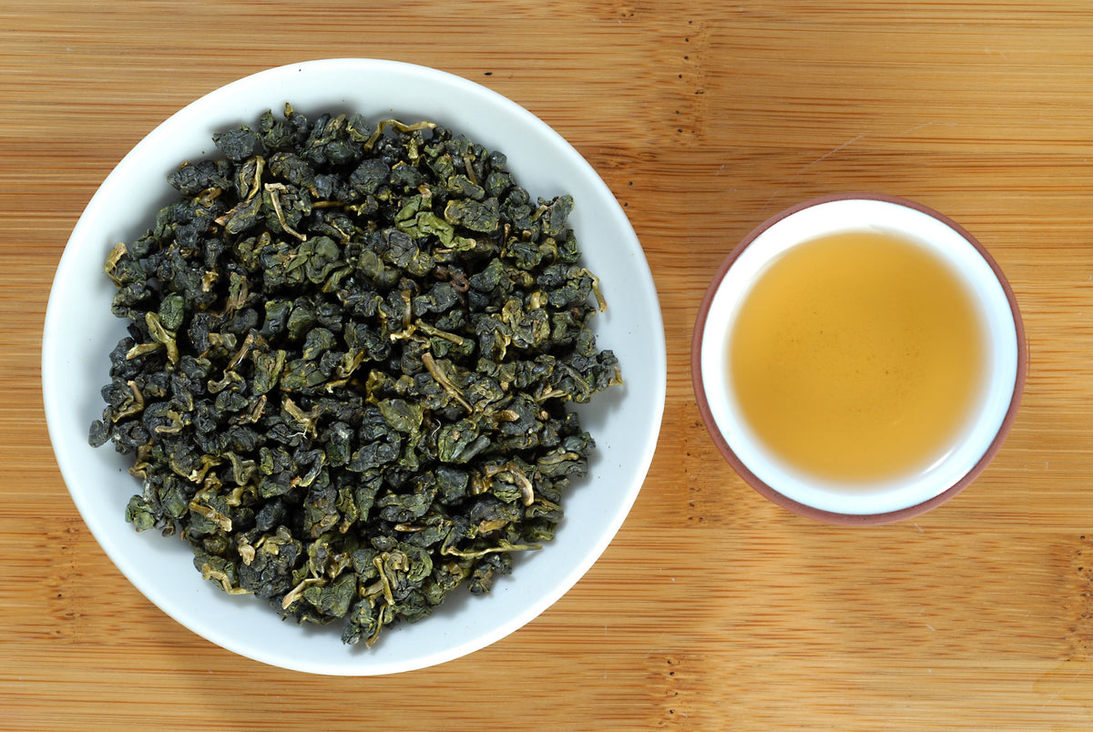 Charcoal-Roasted Baozhong Oolong (包種烏龍)